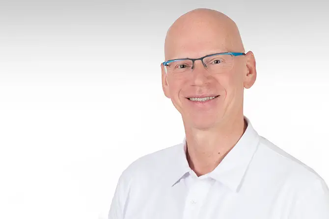 Dr. med. dent. Robert Schneider